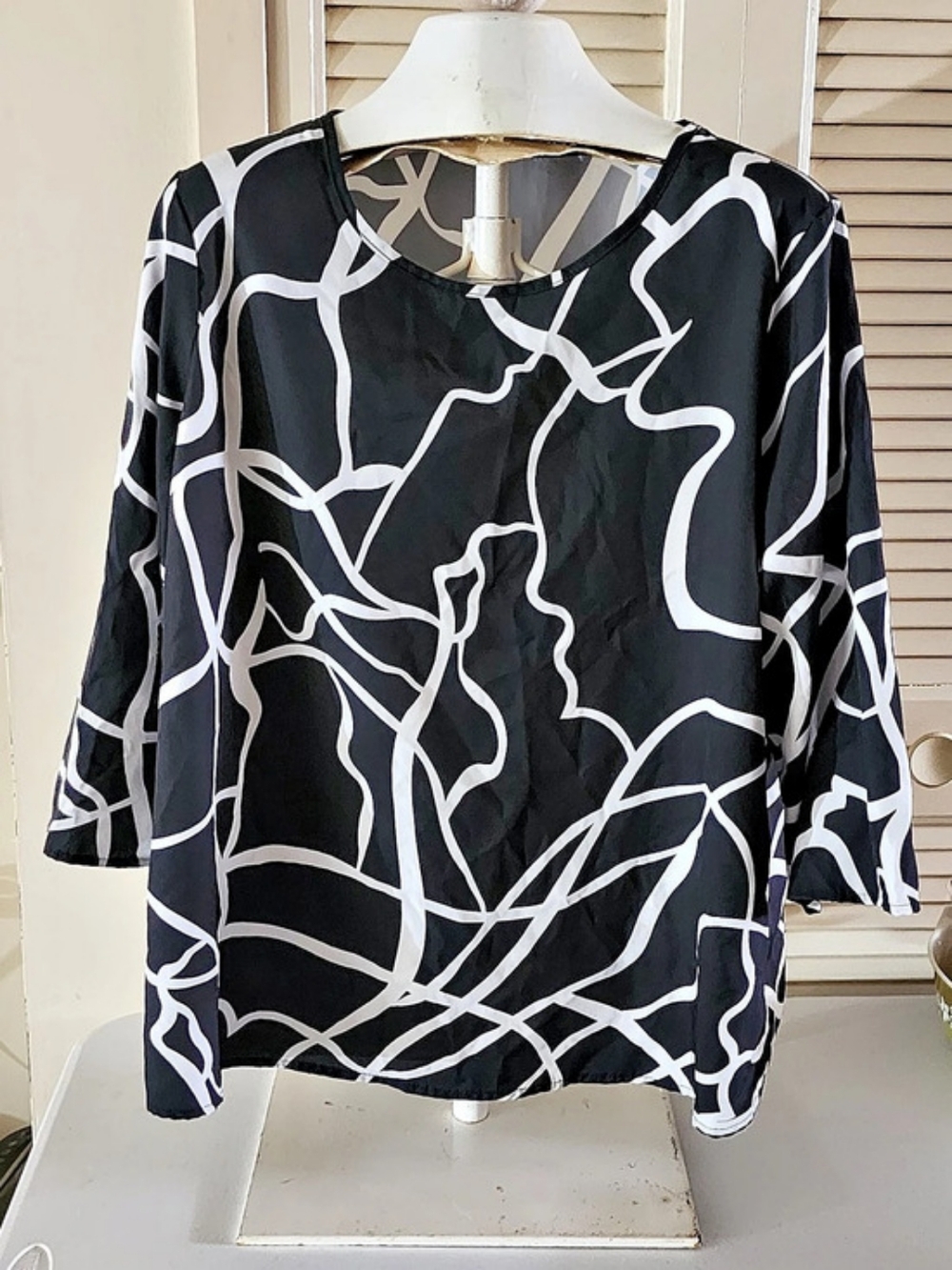 Abstract Print Blouse in Black & White Size XXL